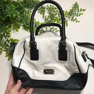 Nine West white and black purse bag crossover